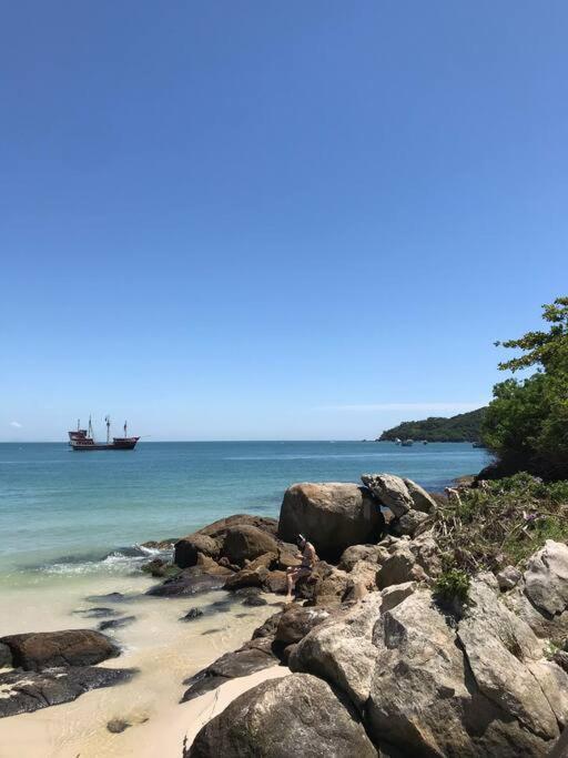 Apto Em Condominio No Centro De Bombinhas, Proximo Da Praia Экстерьер фото