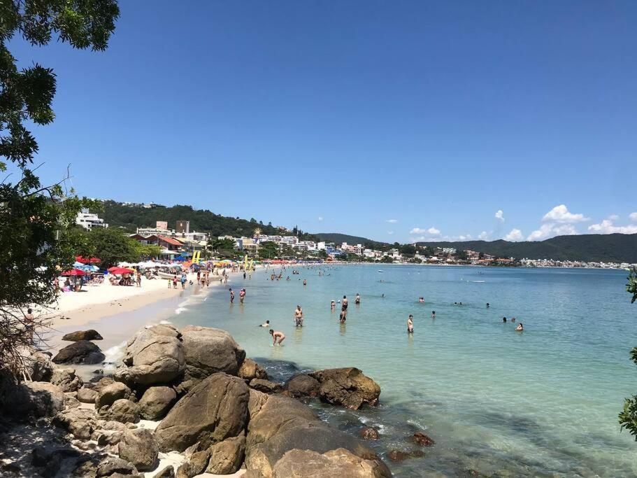 Apto Em Condominio No Centro De Bombinhas, Proximo Da Praia Экстерьер фото