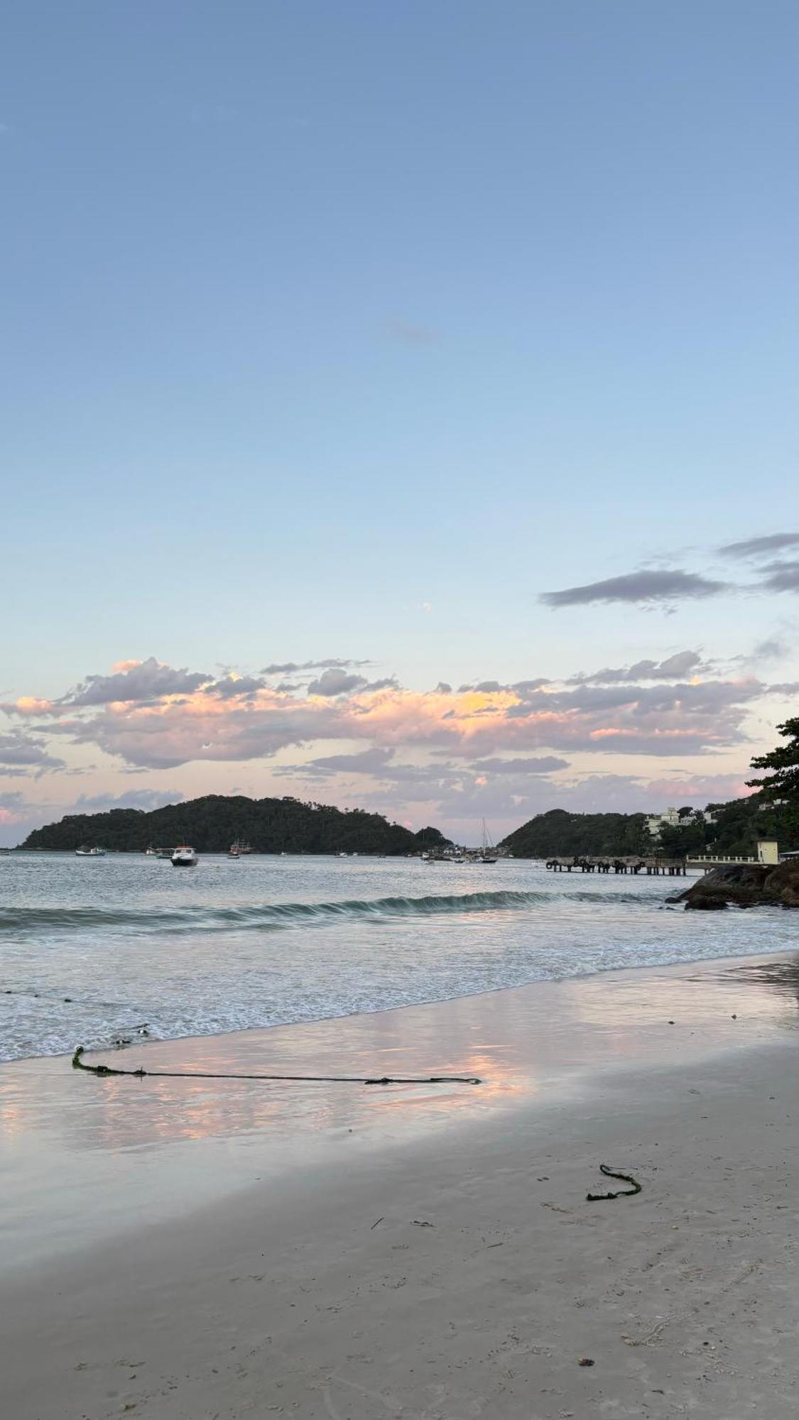 Apto Em Condominio No Centro De Bombinhas, Proximo Da Praia Экстерьер фото